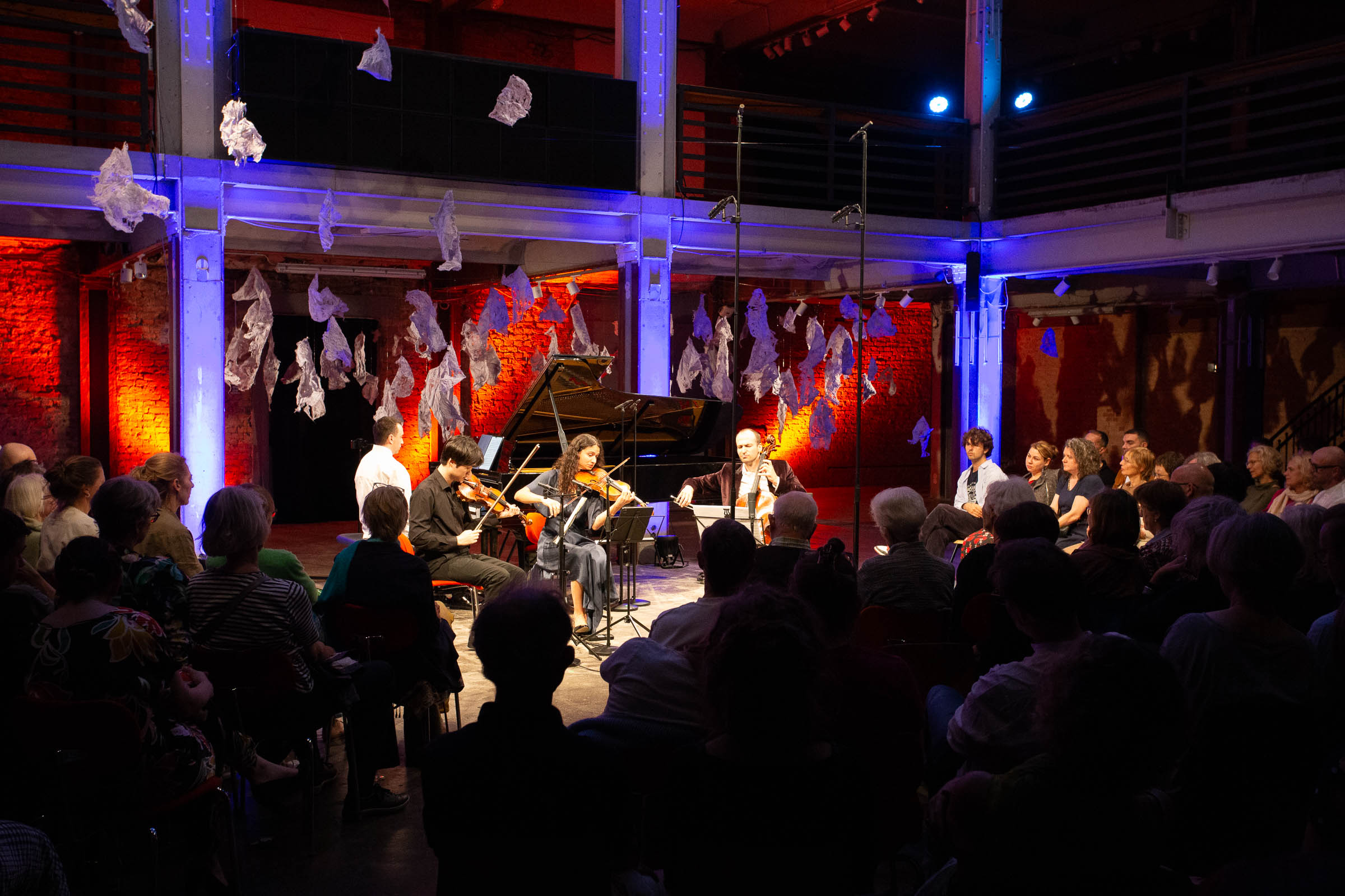 Spielende Insel im Kühlhaus Berlin, 